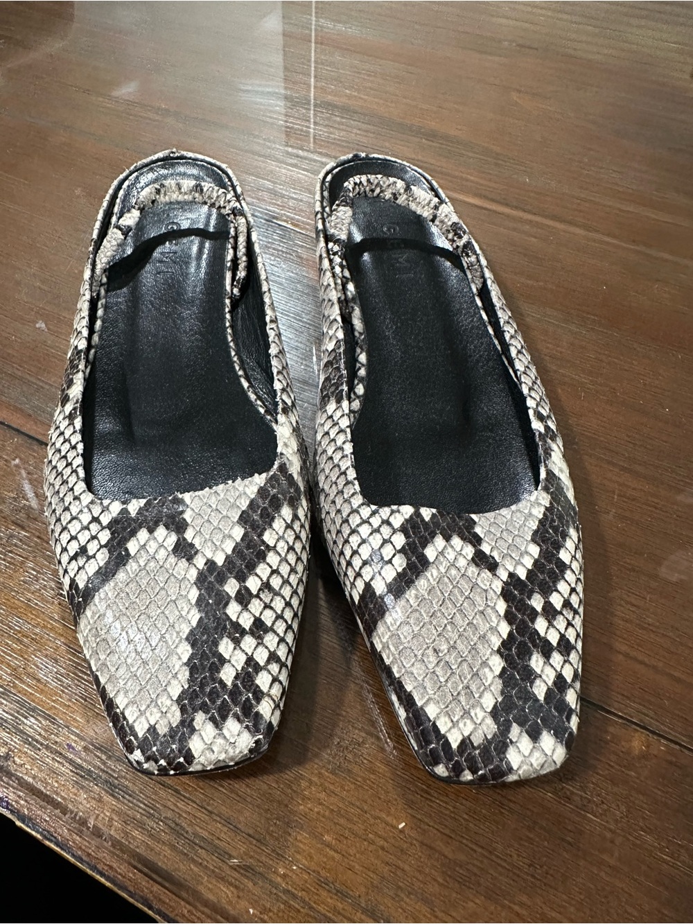 M. Gemí Snakeskin Ballet Style Flats Squared Off Toe Size 36/ US 6 Womans